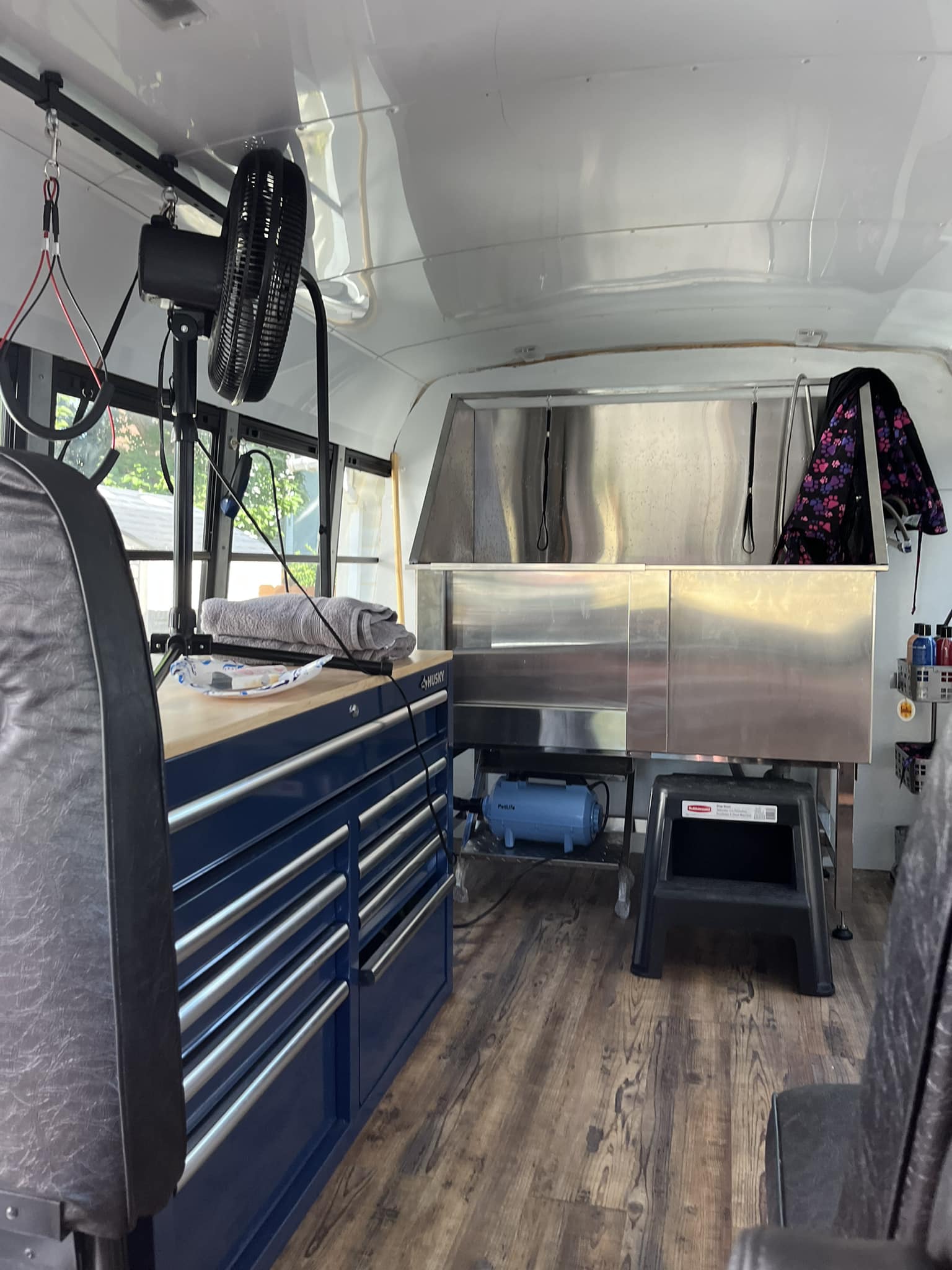 Waggin Wheels Pet Transport Llc - aarxtqw